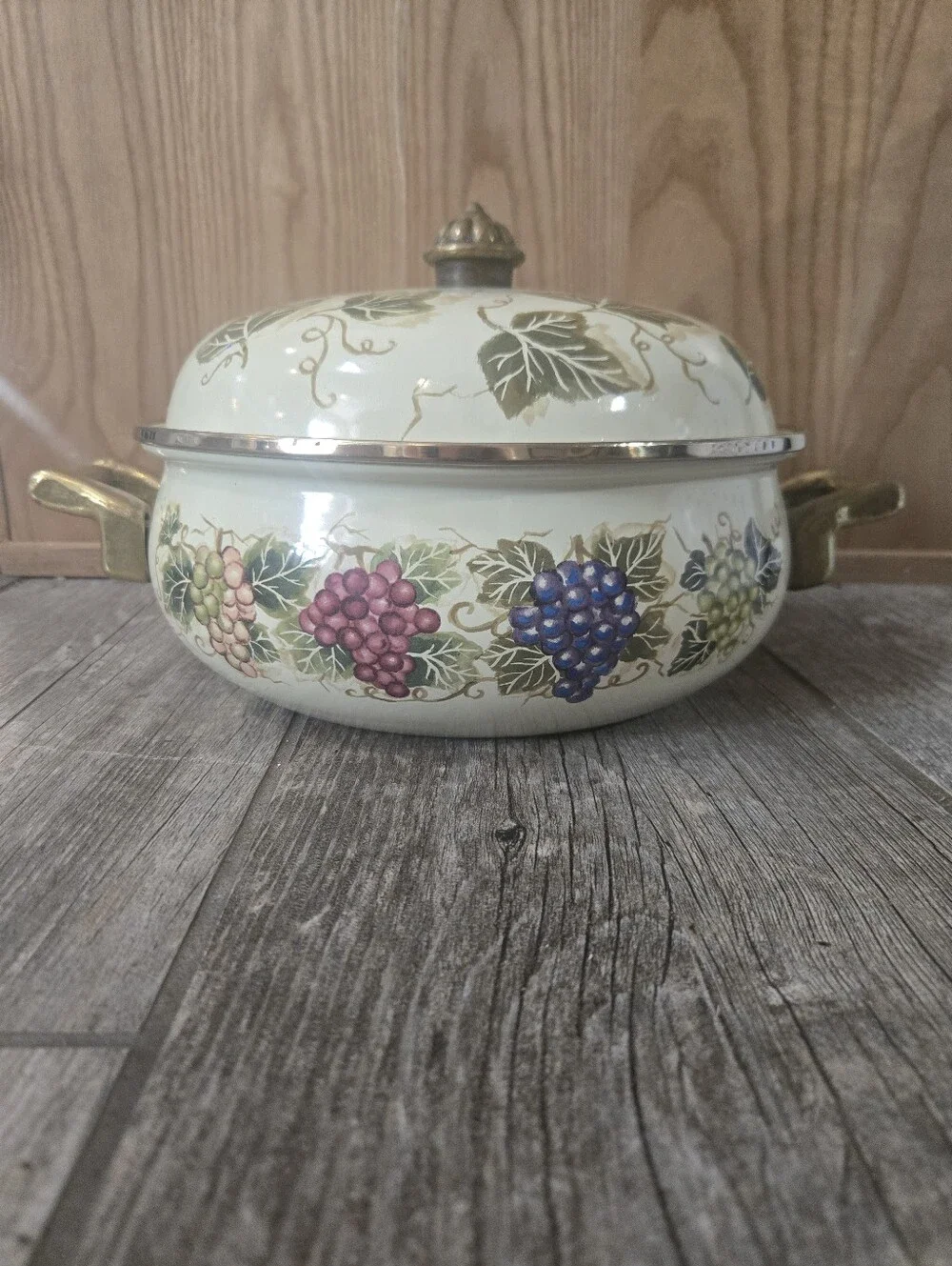 Tabletops Unlimited Vitroceramic Enamel Tuscan Grapes Dutch Oven/Stock Pot w Lid